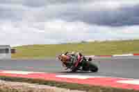 cadwell-no-limits-trackday;cadwell-park;cadwell-park-photographs;cadwell-trackday-photographs;enduro-digital-images;event-digital-images;eventdigitalimages;navarra;no-limits-trackdays;peter-wileman-photography;racing-digital-images;trackday-digital-images;trackday-photos